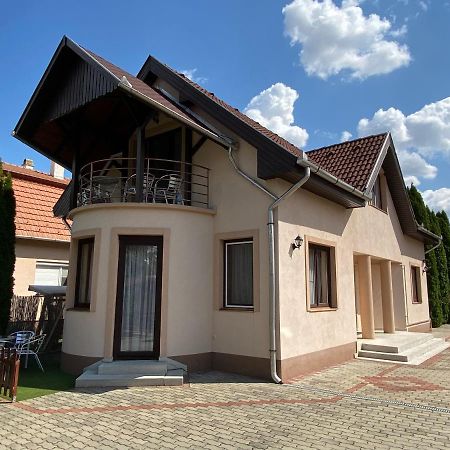 Millennium Lux Apartments Гайдусобосло Екстер'єр фото